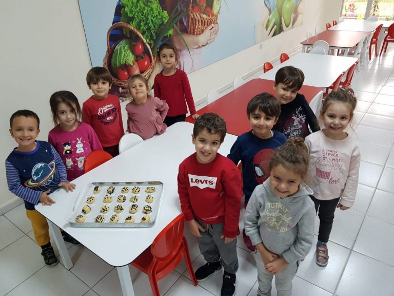 gökkuşağı kurabiye (3) TED EGE KOLEJİ